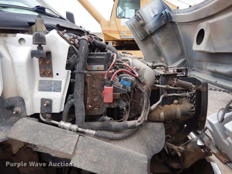 image for item DI8606 2005 GMC C4500  flatbed truck