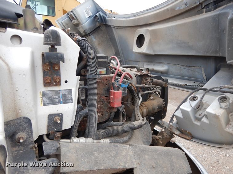 image for item DI8606 2005 GMC C4500  flatbed truck