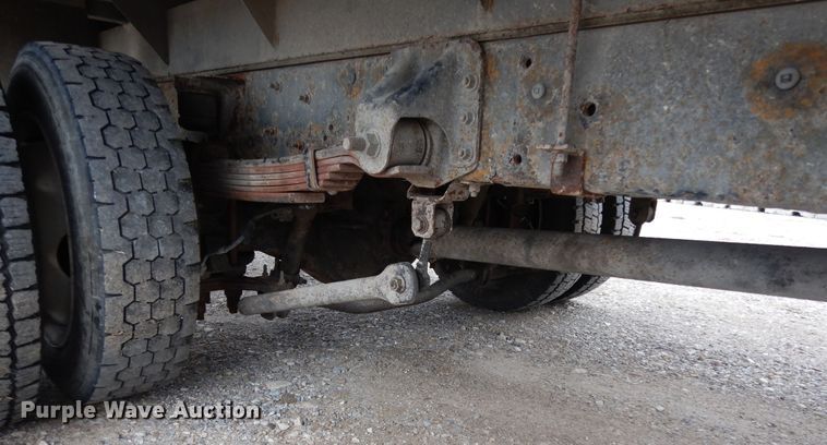 image for item DI8606 2005 GMC C4500  flatbed truck