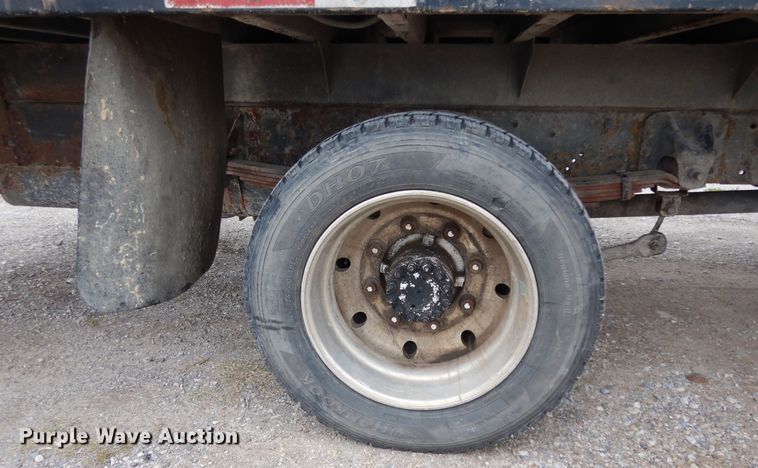 image for item DI8606 2005 GMC C4500  flatbed truck