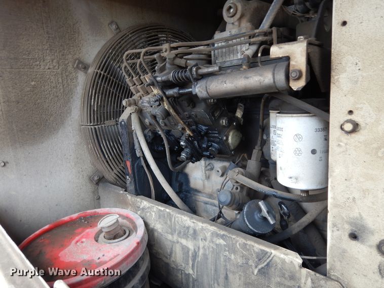 image for item DI8607 1998 Ingersoll Rand P375WCU  air compressor