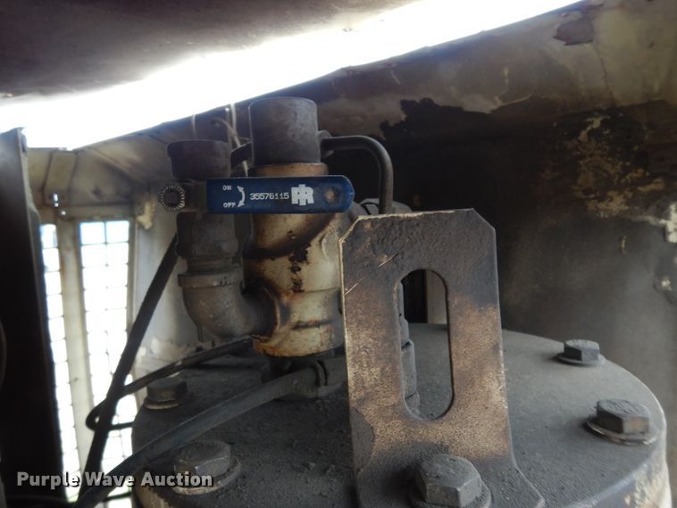 image for item DI8607 1998 Ingersoll Rand P375WCU  air compressor