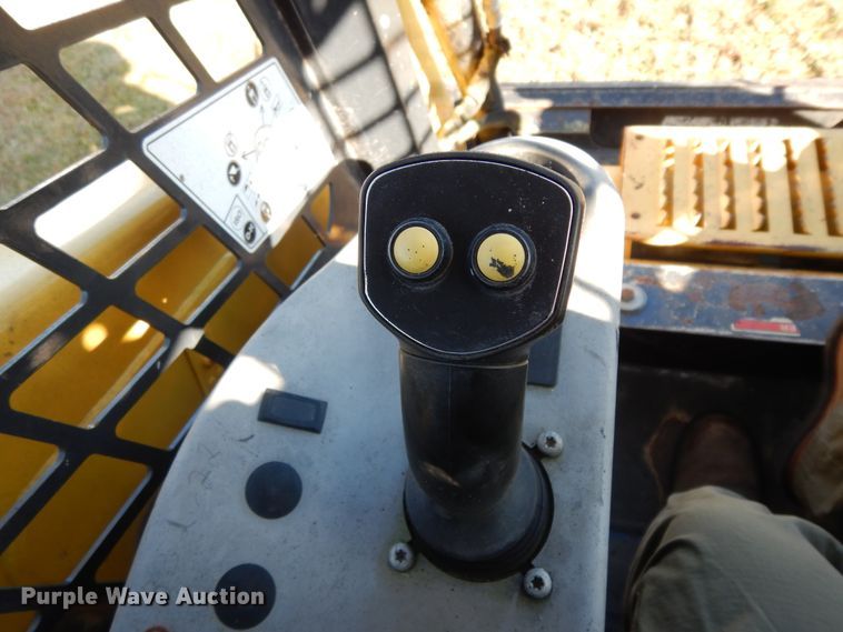 image for item DI8635 2017 Yanmar T175-1  tracked skid steer loader