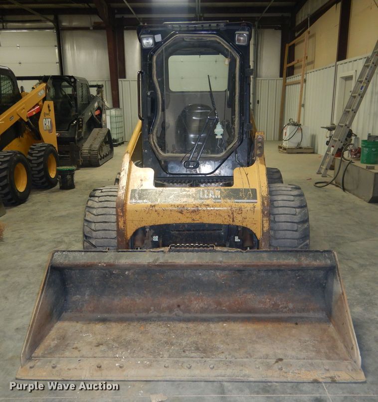 image for item DJ1250 2005 Caterpillar 226B  skid steer loader