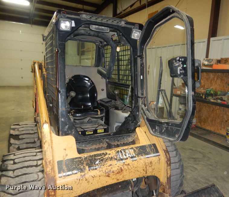 image for item DJ1250 2005 Caterpillar 226B  skid steer loader