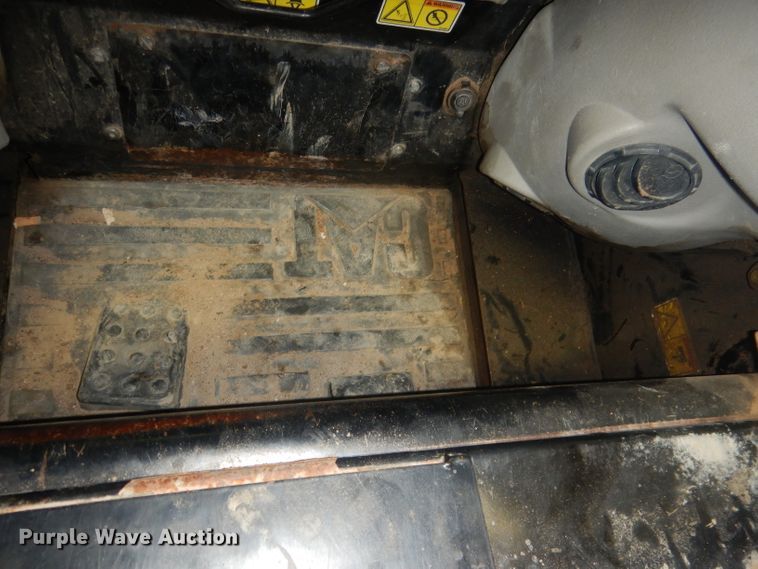 image for item DJ1250 2005 Caterpillar 226B  skid steer loader