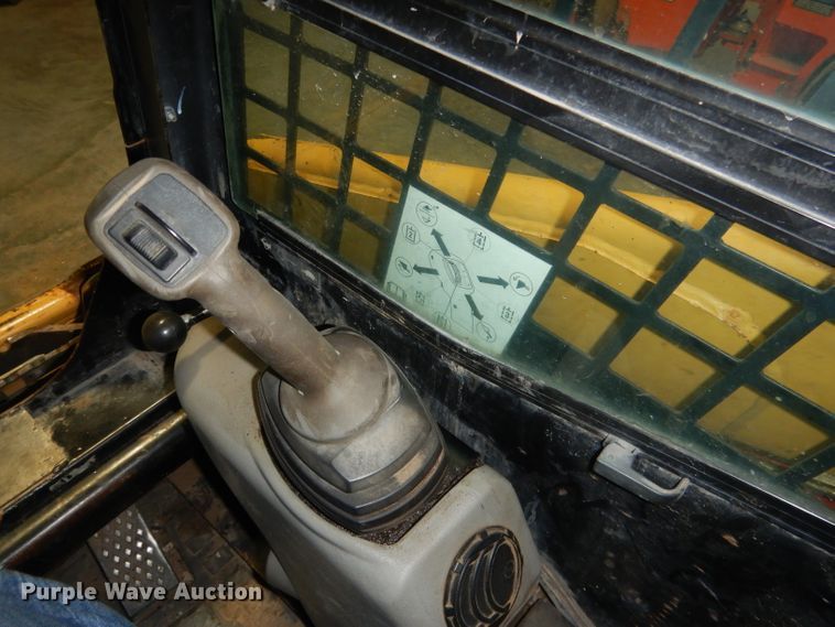 image for item DJ1250 2005 Caterpillar 226B  skid steer loader