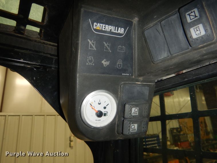image for item DJ1250 2005 Caterpillar 226B  skid steer loader
