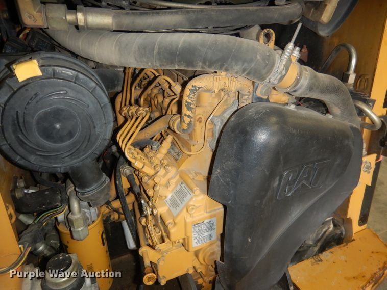 image for item DJ1250 2005 Caterpillar 226B  skid steer loader