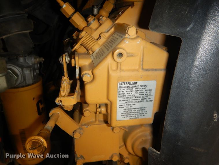 image for item DJ1250 2005 Caterpillar 226B  skid steer loader