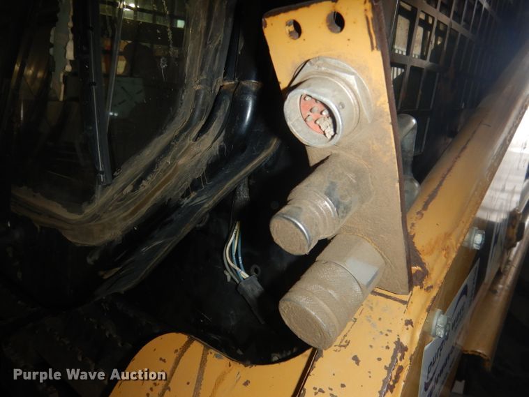 image for item DJ1250 2005 Caterpillar 226B  skid steer loader