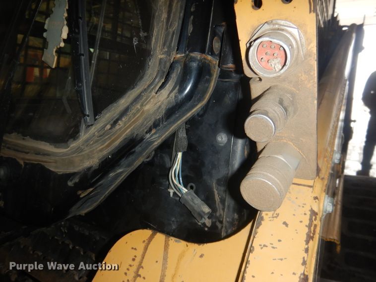 image for item DJ1250 2005 Caterpillar 226B  skid steer loader