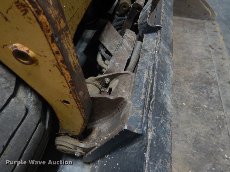 image for item DJ1250 2005 Caterpillar 226B  skid steer loader