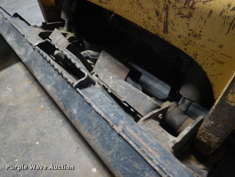 image for item DJ1250 2005 Caterpillar 226B  skid steer loader