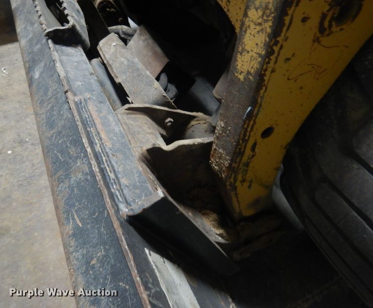 image for item DJ1250 2005 Caterpillar 226B  skid steer loader