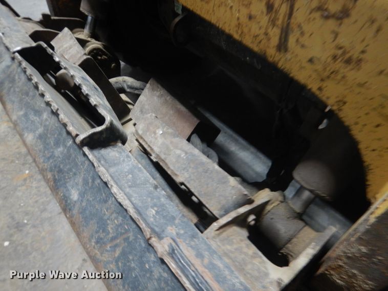 image for item DJ1250 2005 Caterpillar 226B  skid steer loader