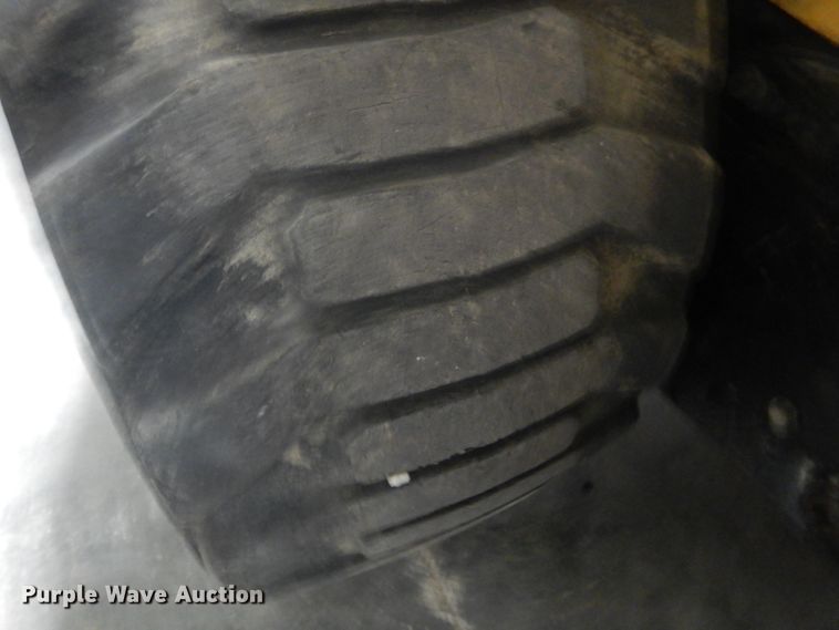 image for item DJ1250 2005 Caterpillar 226B  skid steer loader