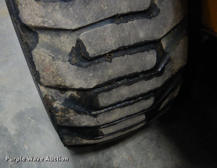 image for item DJ1250 2005 Caterpillar 226B  skid steer loader