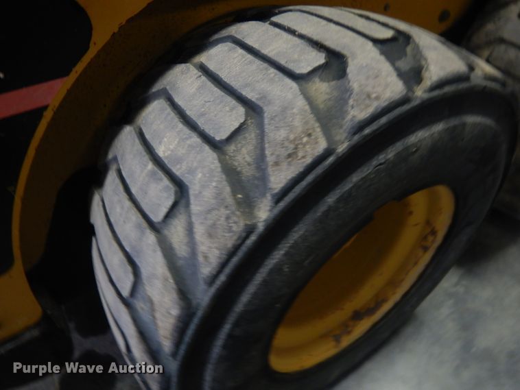 image for item DJ1250 2005 Caterpillar 226B  skid steer loader