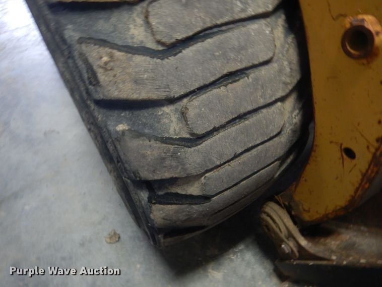 image for item DJ1250 2005 Caterpillar 226B  skid steer loader