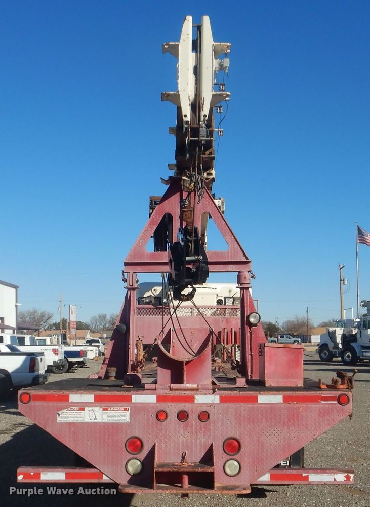 image for item DJ8925 2012 Peterbilt 365  crane truck