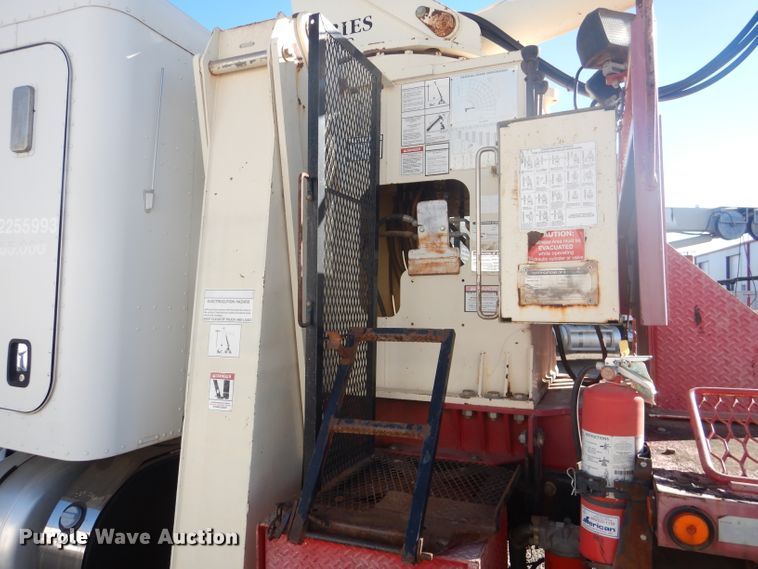 image for item DJ8925 2012 Peterbilt 365  crane truck