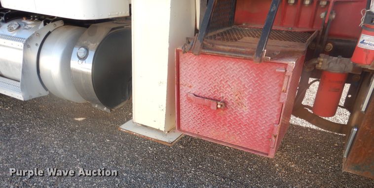 image for item DJ8925 2012 Peterbilt 365  crane truck