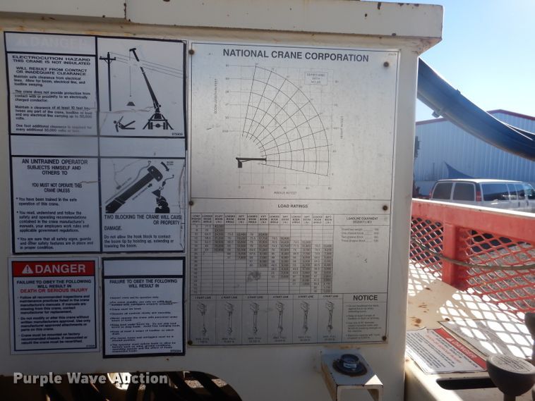 image for item DJ8925 2012 Peterbilt 365  crane truck