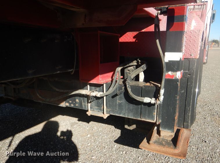 image for item DJ8925 2012 Peterbilt 365  crane truck