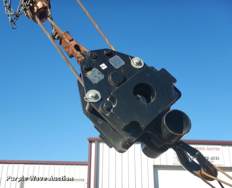 image for item DJ8925 2012 Peterbilt 365  crane truck