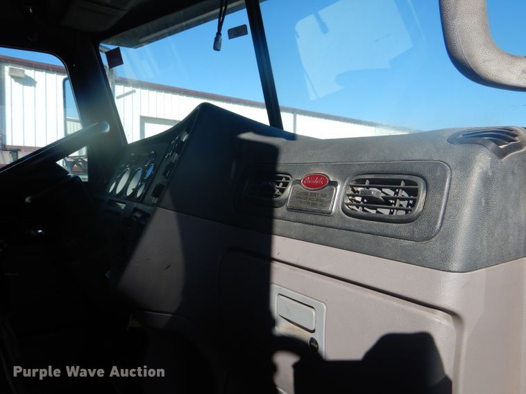 image for item DJ8925 2012 Peterbilt 365  crane truck