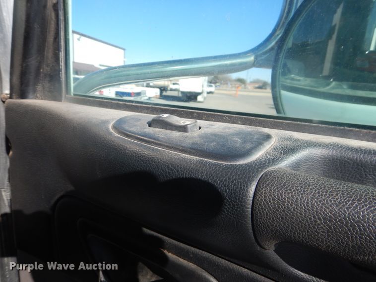 image for item DJ8925 2012 Peterbilt 365  crane truck