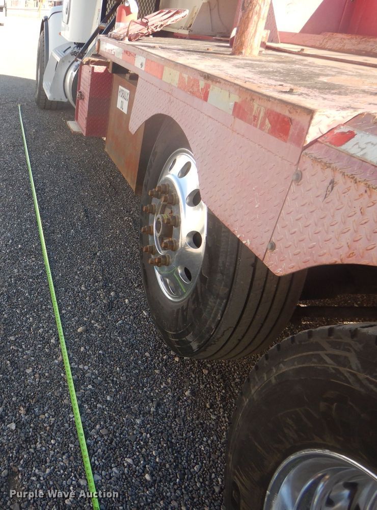 image for item DJ8925 2012 Peterbilt 365  crane truck