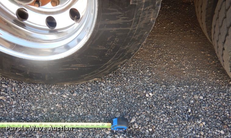 image for item DJ8925 2012 Peterbilt 365  crane truck