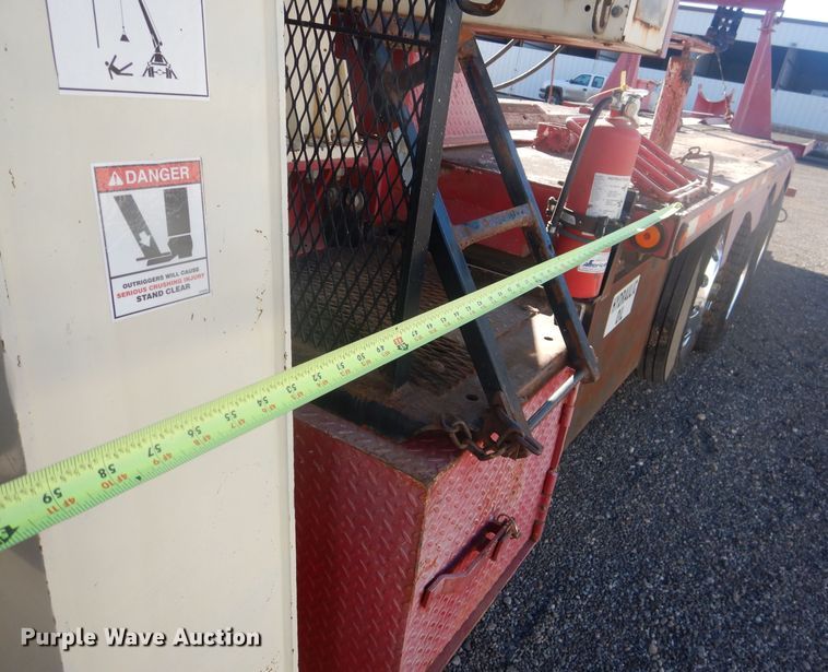 image for item DJ8925 2012 Peterbilt 365  crane truck