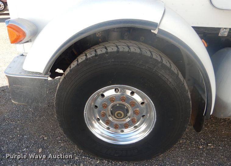 image for item DJ8925 2012 Peterbilt 365  crane truck