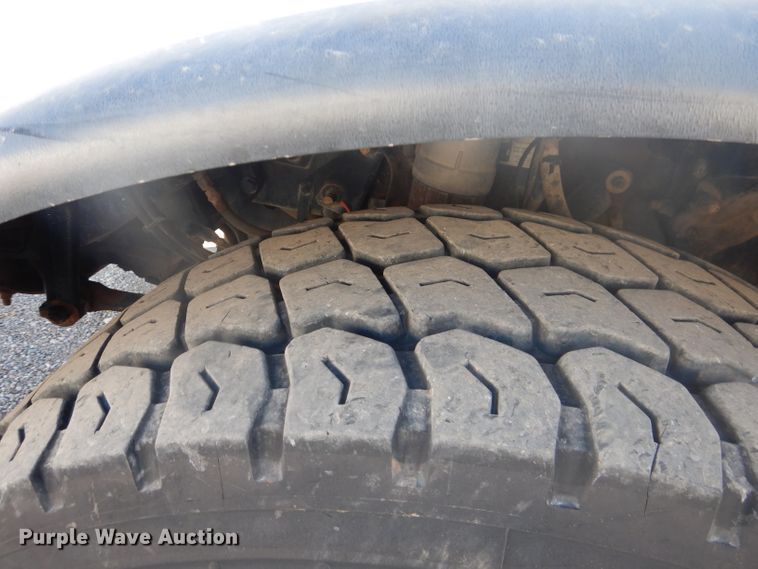 image for item DJ8925 2012 Peterbilt 365  crane truck