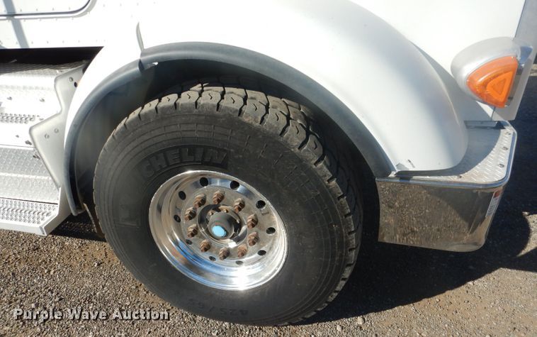 image for item DJ8925 2012 Peterbilt 365  crane truck