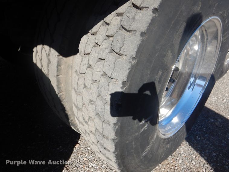 image for item DJ8925 2012 Peterbilt 365  crane truck