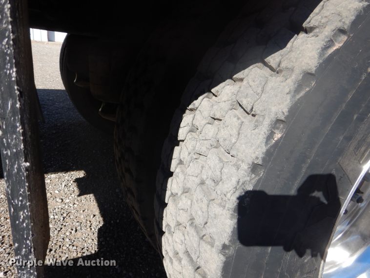 image for item DJ8925 2012 Peterbilt 365  crane truck