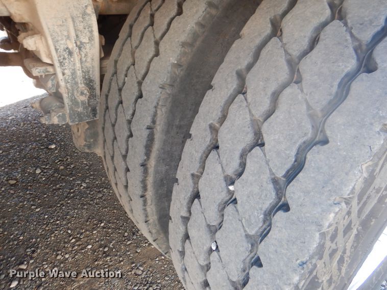 image for item DJ8925 2012 Peterbilt 365  crane truck