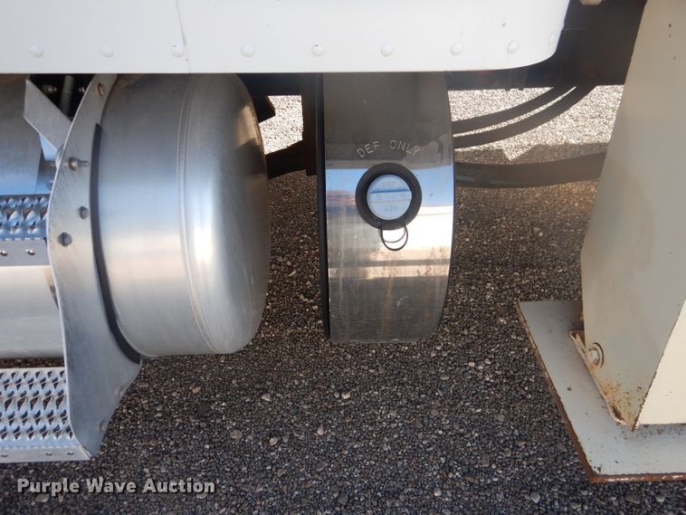 image for item DJ8925 2012 Peterbilt 365  crane truck