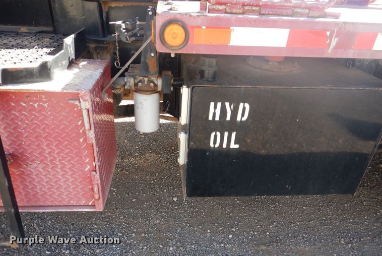 image for item DJ8926 2014 Peterbilt 365  crane truck