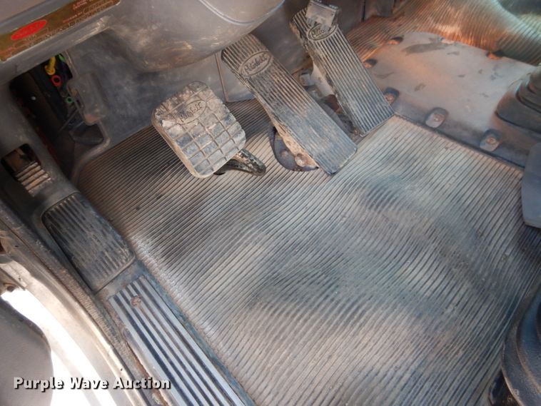 image for item DJ8926 2014 Peterbilt 365  crane truck