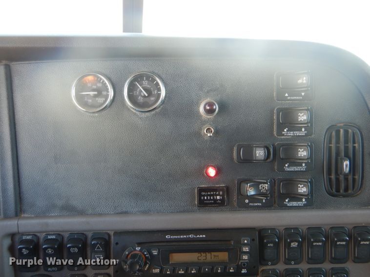 image for item DJ8926 2014 Peterbilt 365  crane truck