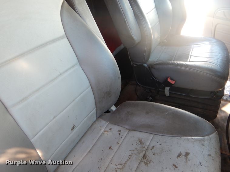 image for item DJ8926 2014 Peterbilt 365  crane truck