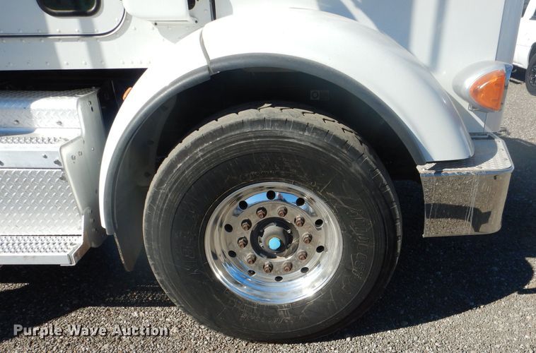 image for item DJ8926 2014 Peterbilt 365  crane truck