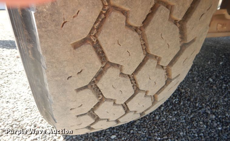 image for item DJ8926 2014 Peterbilt 365  crane truck