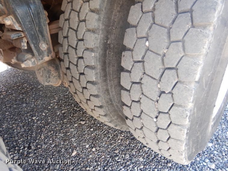 image for item DJ8926 2014 Peterbilt 365  crane truck