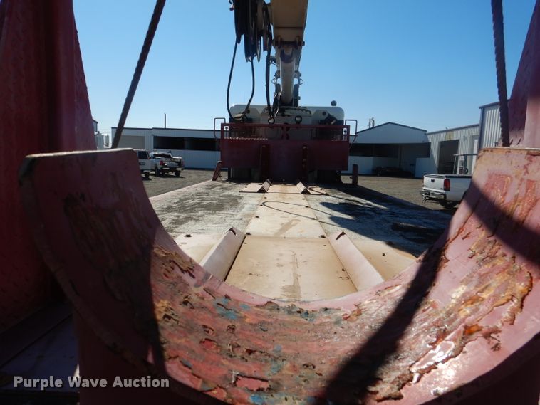 image for item DJ8927 2015 Peterbilt 365  crane truck